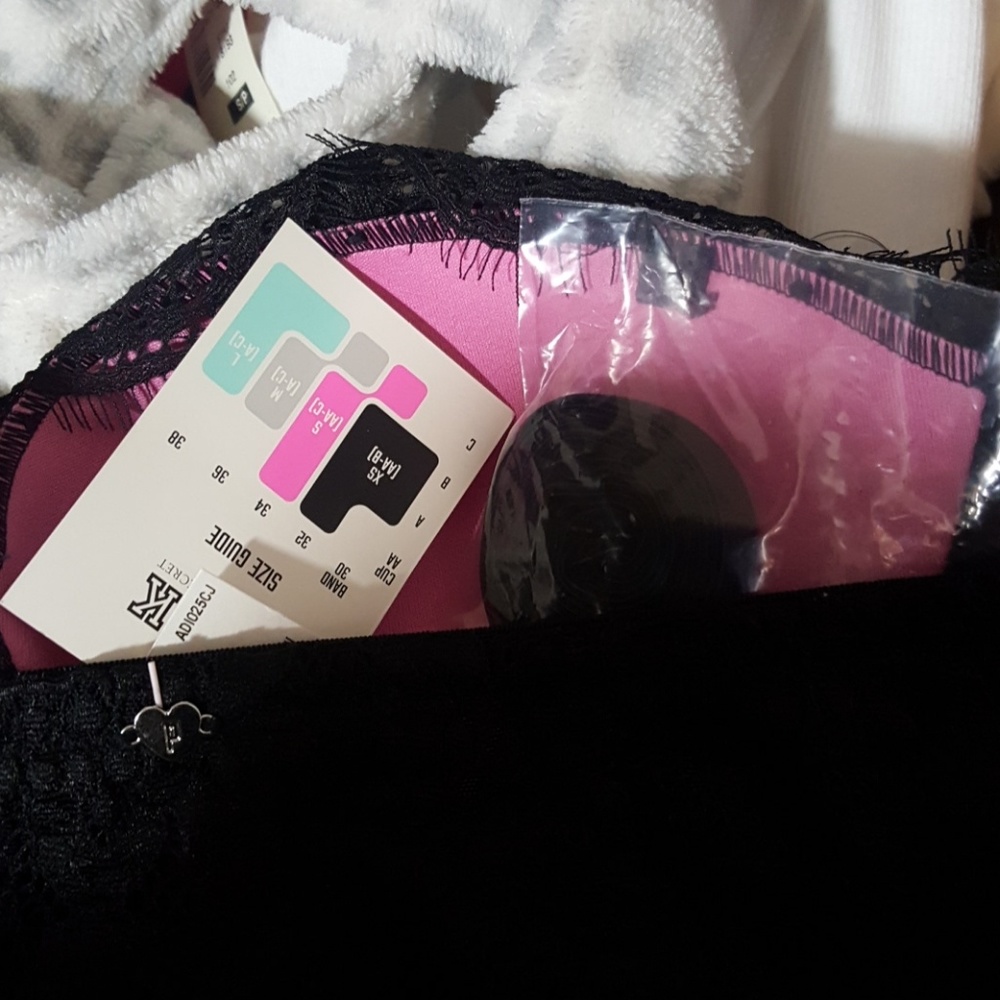 Pink strapless bra - Picture 5 of 5